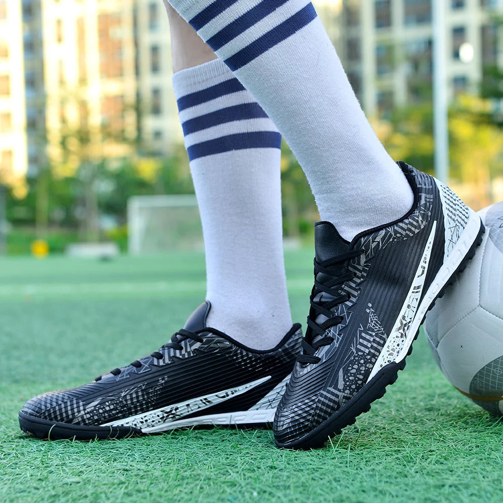 Turf Soccer Shoes Men Studded Boots Fashion Youth Soccer Cleats Anti Slip Boys Football Trainers Big Size Male Sneakers