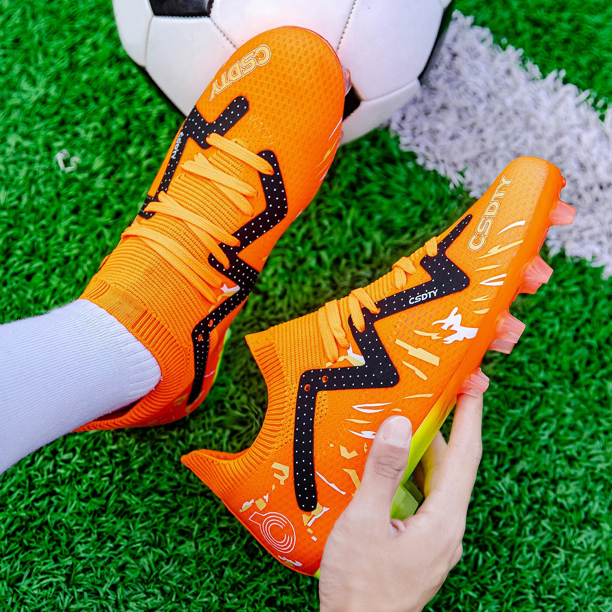 Men Football Boots Breathable Mesh Youth Soccer Cleats Non Slip Fast Sneakers Fashion Artificial Grass Male Soccer Boots